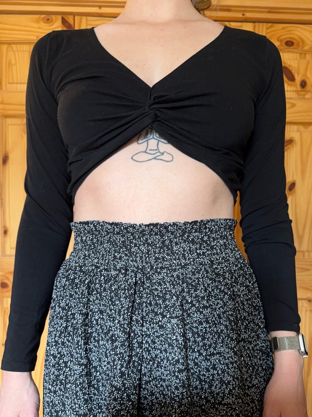 Twist Front Long Sleeve Crop Top - Black